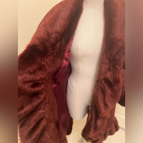 Terry Lewis Classic Luxuries Burgundy Faux Fur; Plush, Rich & real looking fur. - Picture 3 of 12